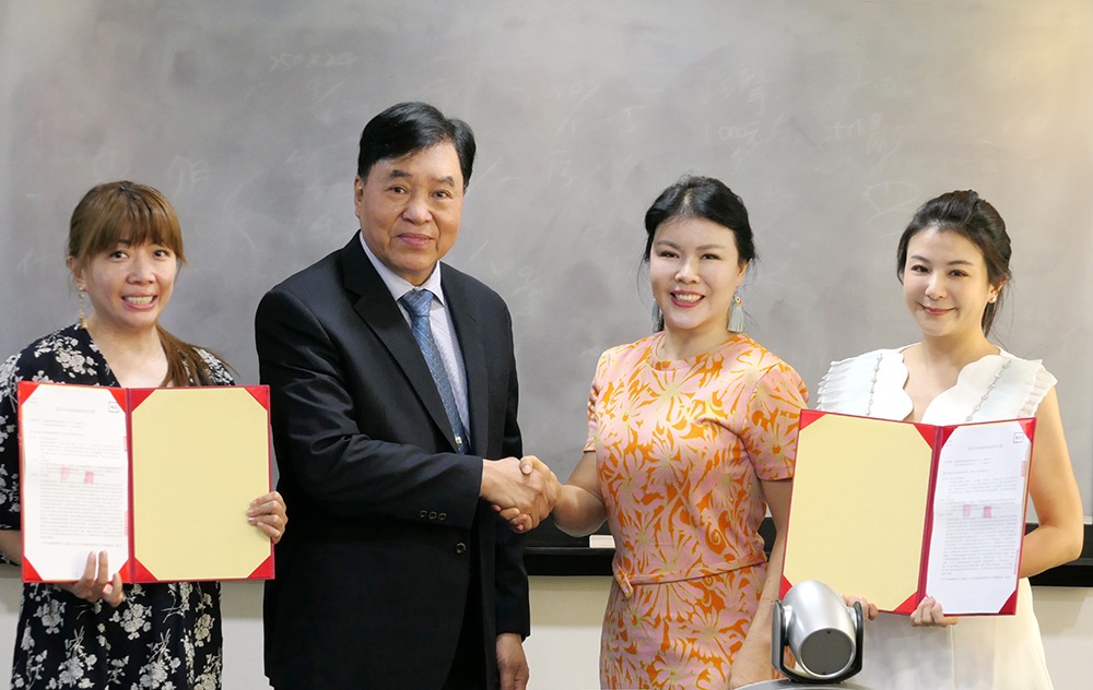 Miao Jing Liang Signing Ceremony Photo 2